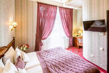 Улучшенный двухместный номер с 1 кроватью и балконом в Отеле Hotel Atlas Deluxe